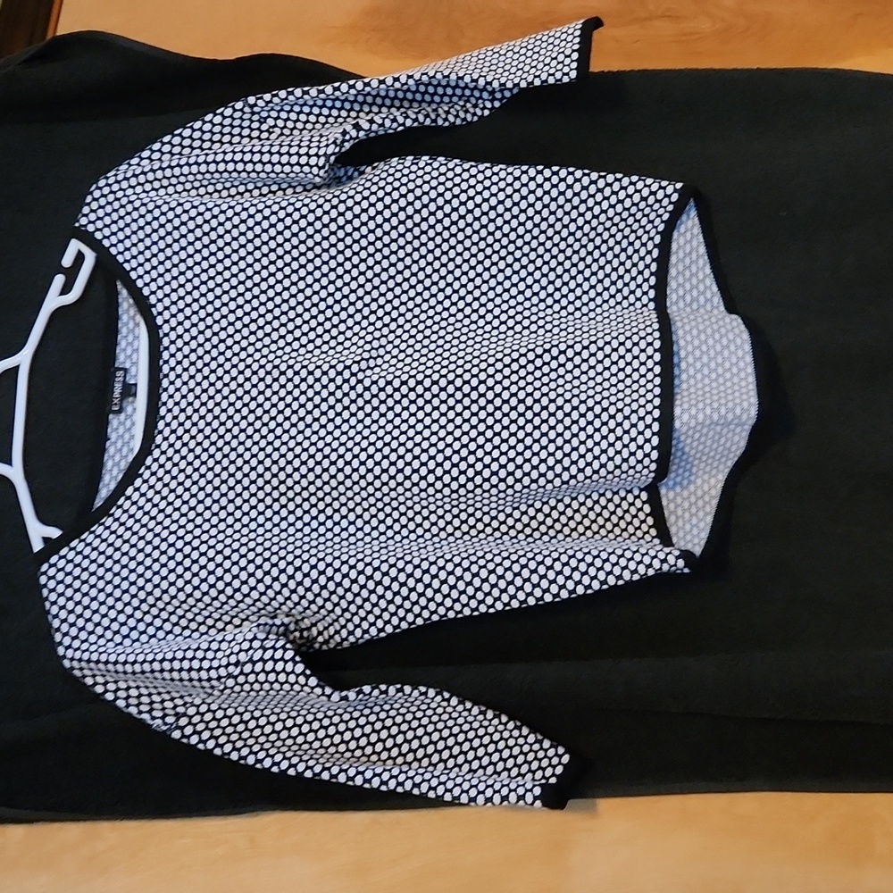 Black & white express sweater